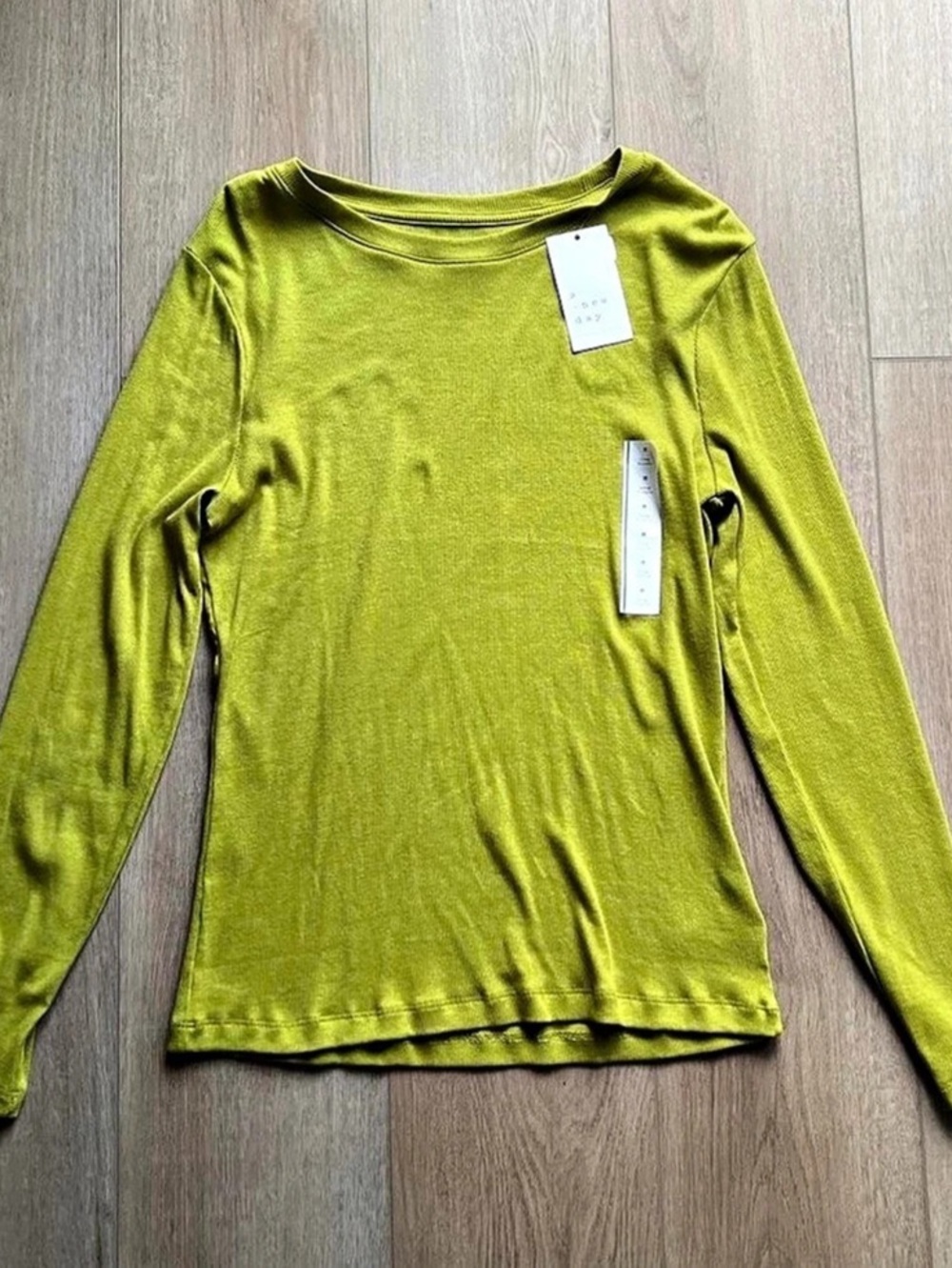 a new day - Long Sleeve Top in Green Size Medium NWT